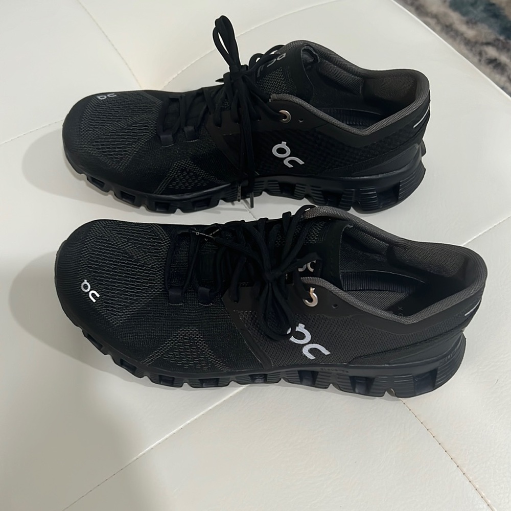 On cloud X black asphalt for women